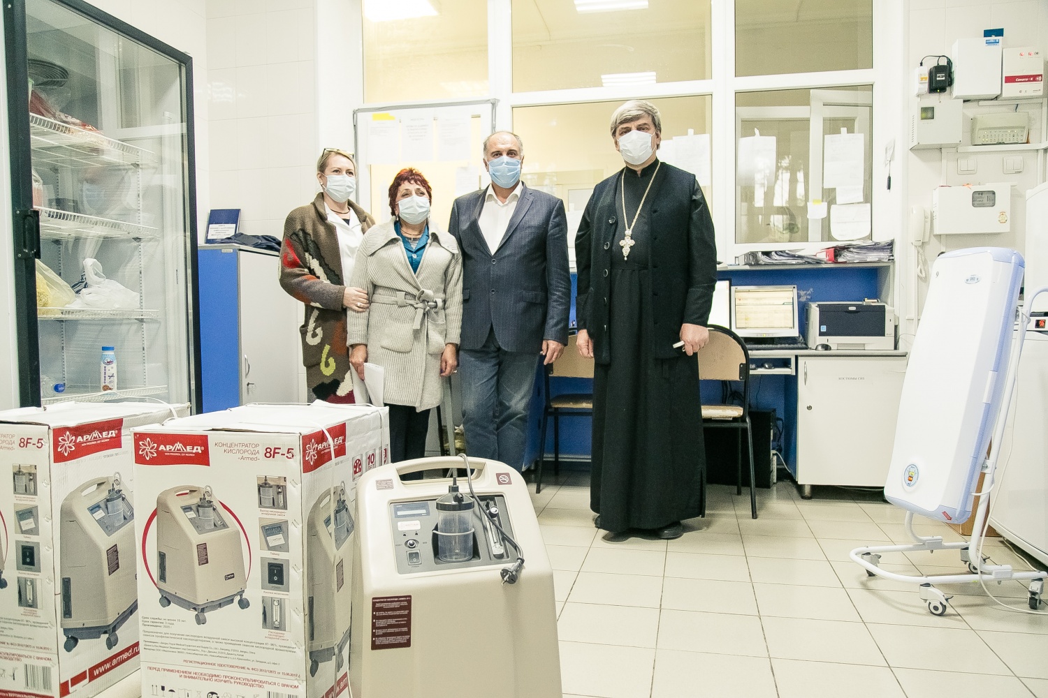 Передача кислородных концентраторов COVID-госпиталю Азова