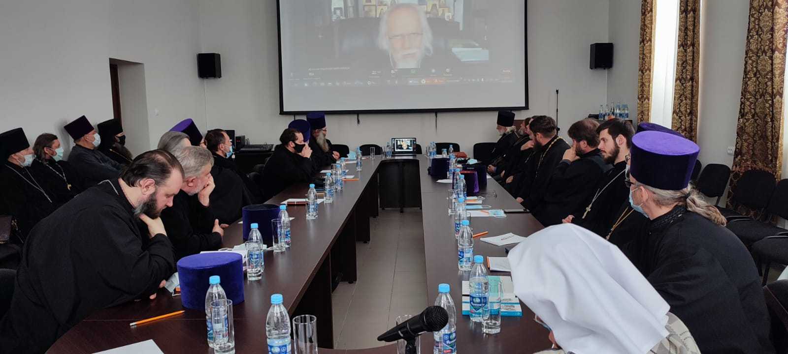 Священники Симбирской епархии принимают участие в онлайн-курсах для больничных священников