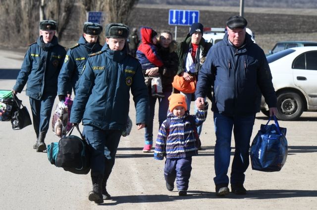 Беженцы с Донбасса. Фото: Илья Питалев / РИА Новости