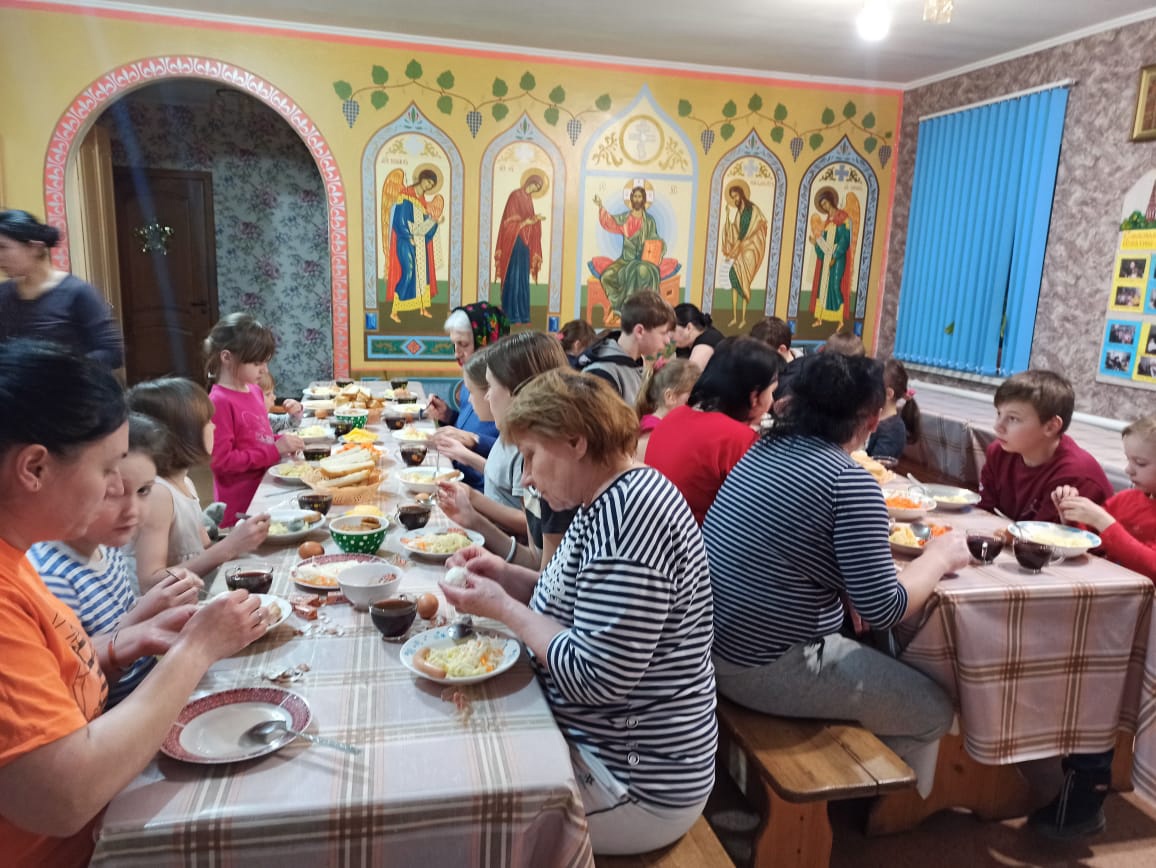 Беженцы из Донбасса в Шахтинской епархии
