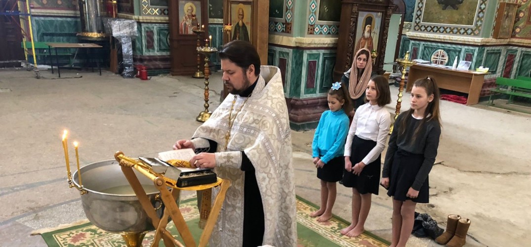 Крещение детей из Донбасса в Нижегородской епархии. Фото: Андрей Марков
