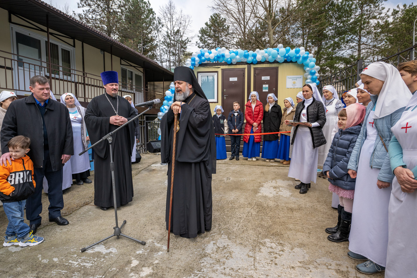 Епископ Сочинский и Туапсинский Герман открывает новый центр гуманитарной помощи в Сочи