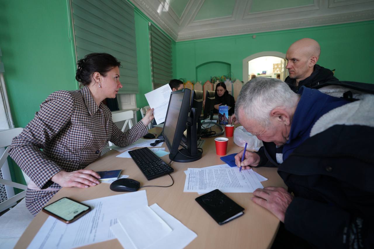 В церковном штабе помощи беженцам в Москве. Фото: Кристины Кормилицыной
