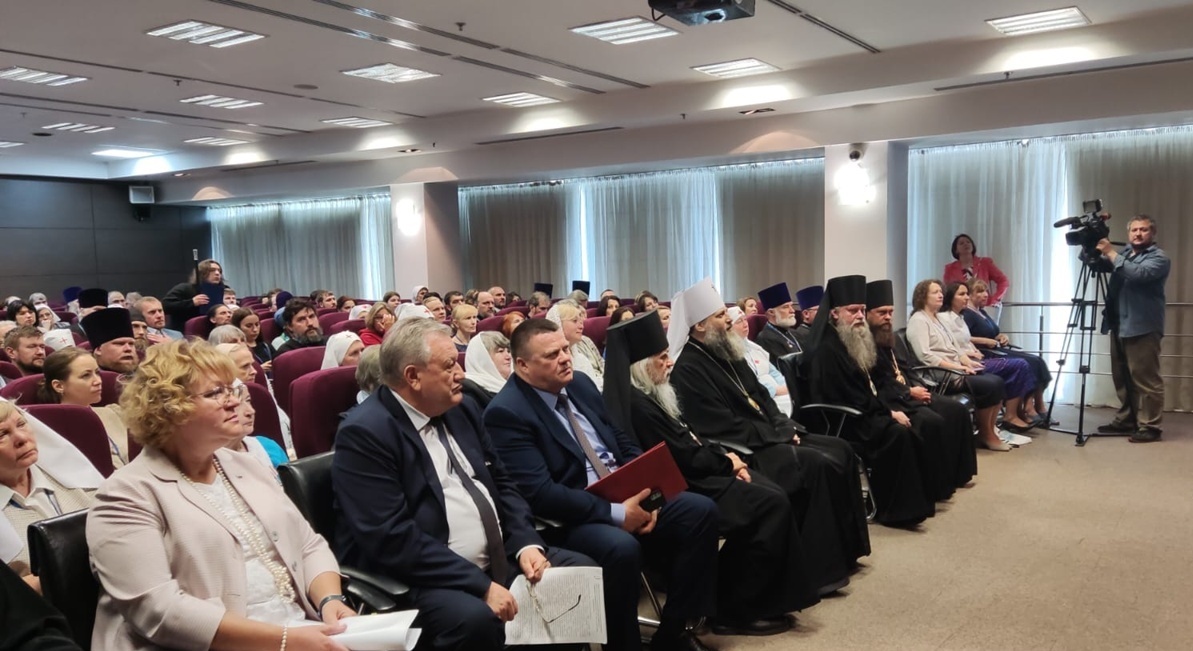 Участники XIII Межрегиональной конференции по социальному служению в Новосибирске. Фото: пресс-служба Новосибирской епархии