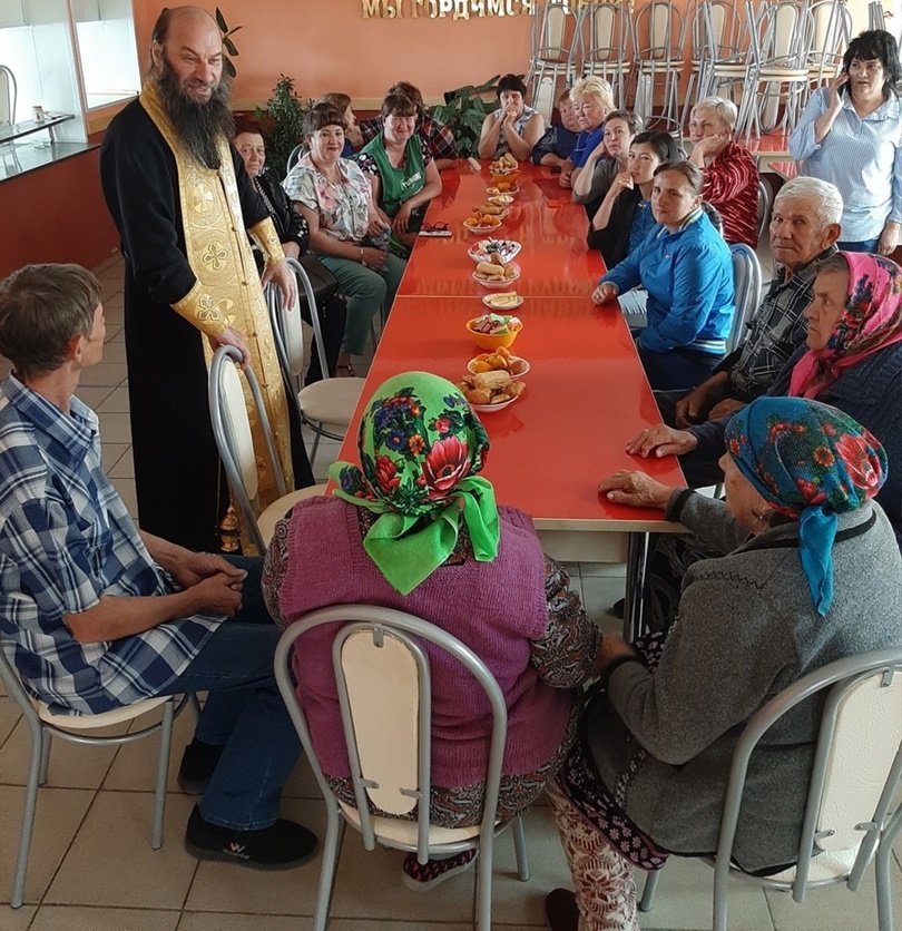 Встреча епископа Орского и Гайского Иринея с жителями поселка Новооренбург