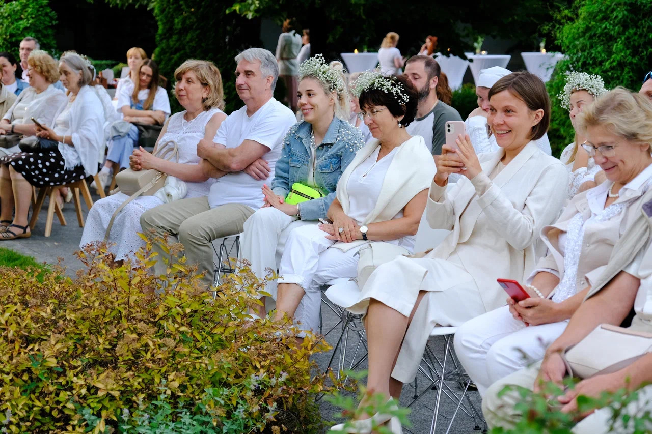 Участники благотворительных Белых встреч. Фото: Ольга Стефанова