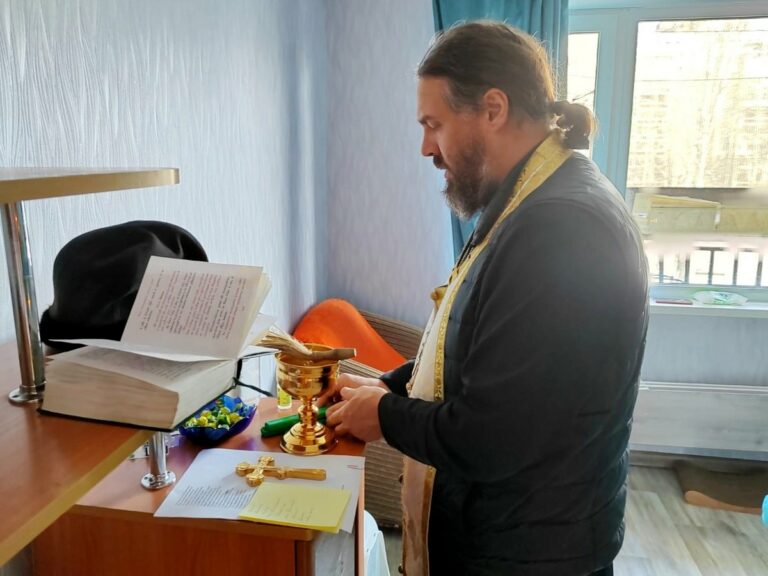 Освящение ресурсной квартиры. Фото: официальный сайт Екатеринбургской епархии