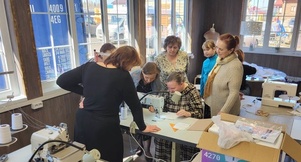 Мастер-классы в швейной мастерской в рамках проекта «Антикризисный семейный центр “Святоград”»