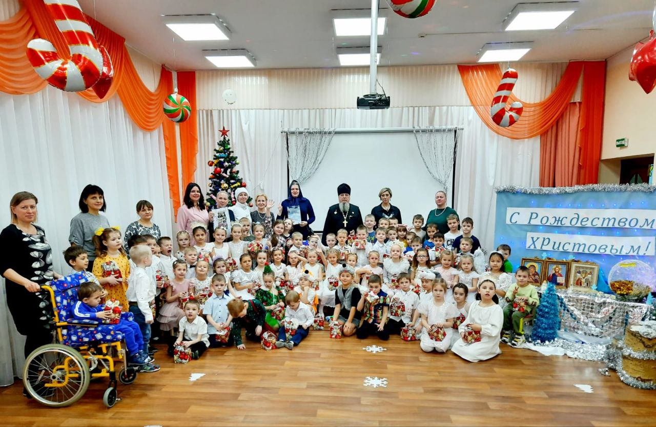 Посещение социальных учреждений. Фото: официальный сайт Новосибирской митрополии