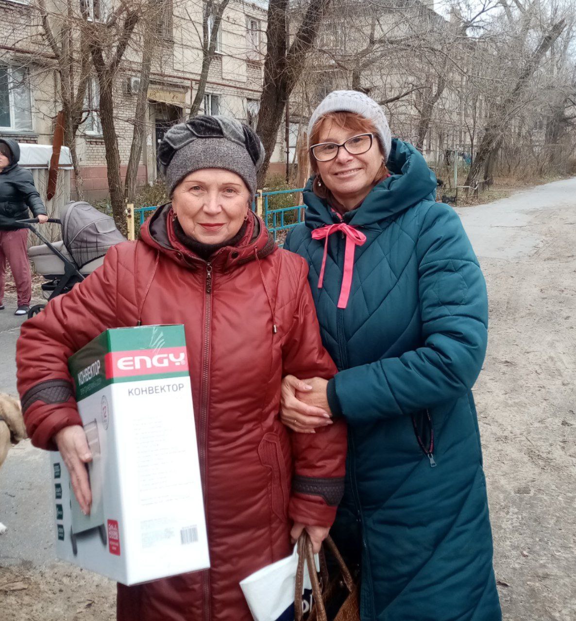 Передача обогревателей от Синодального отдела по благотворительности нуждающимся жителям Северодонецка