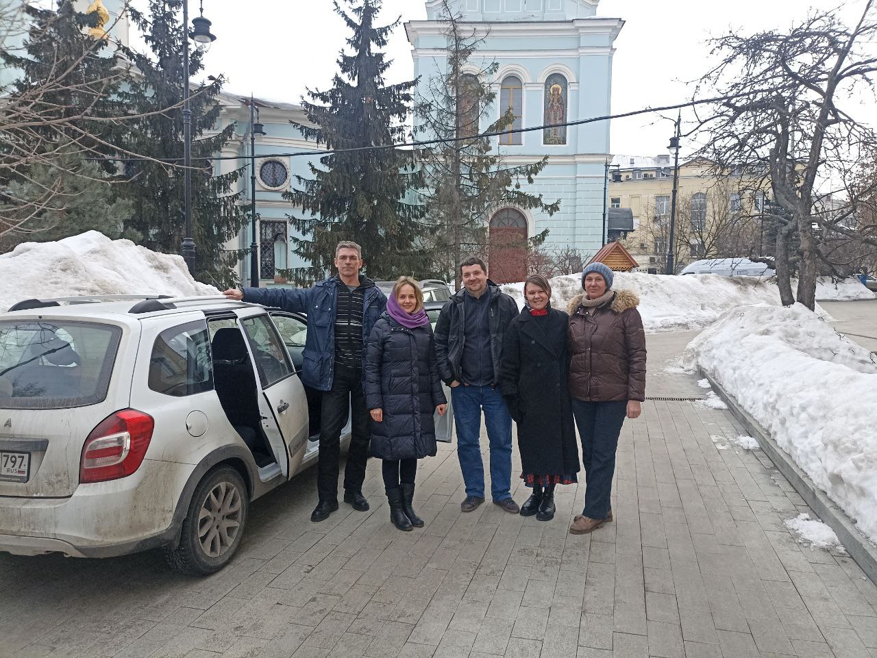 Группа добровольцев «Милосердие Казань» перед отправкой в Северодонецк