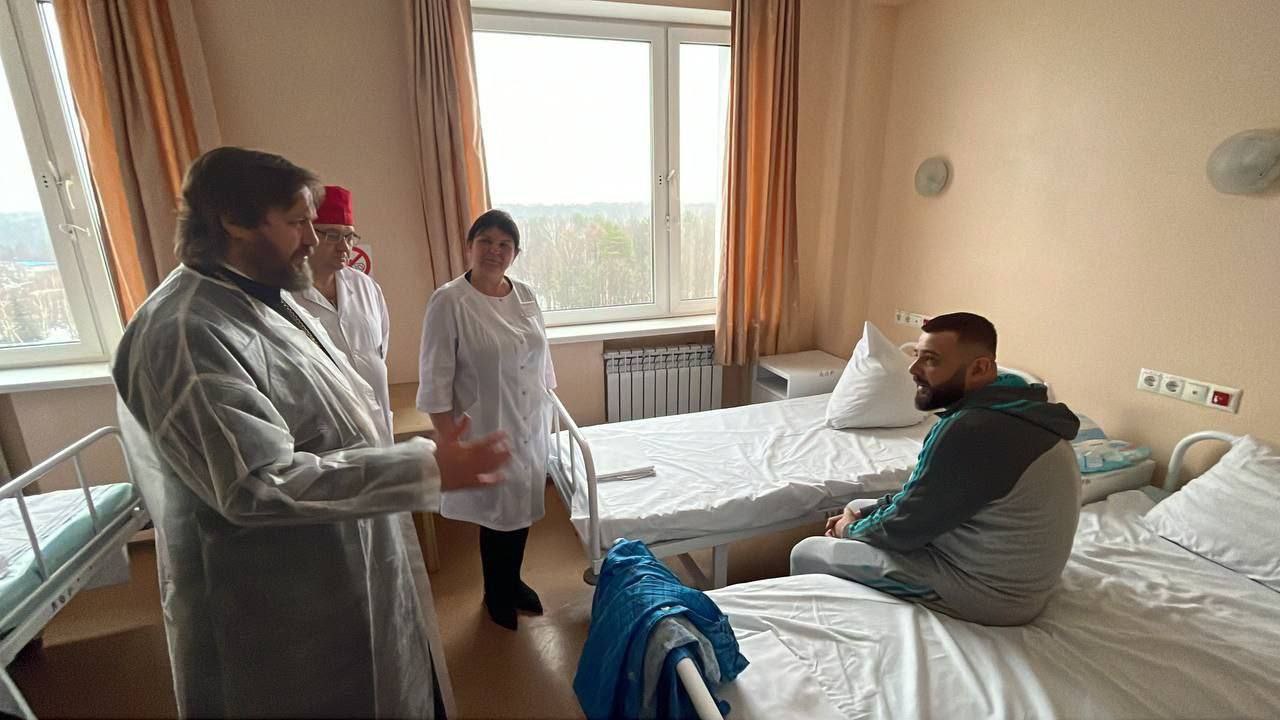 Архиепископ Одинцовский и Красногорский Фома в больнице Красногорска 