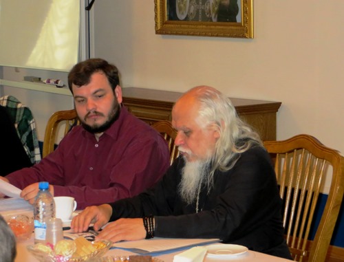 Епископ Пантелеимон и руководитель направления помощи бездомным Русской Православной Церкви Илья Кусков