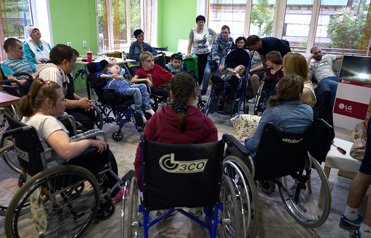 Дом инвалидов в краснодаре oldness ru. Интернат для инвалидов. Люди с ограниченными возможностями. Дети с ограниченными возможностями. Дом инвалидов для молодых.